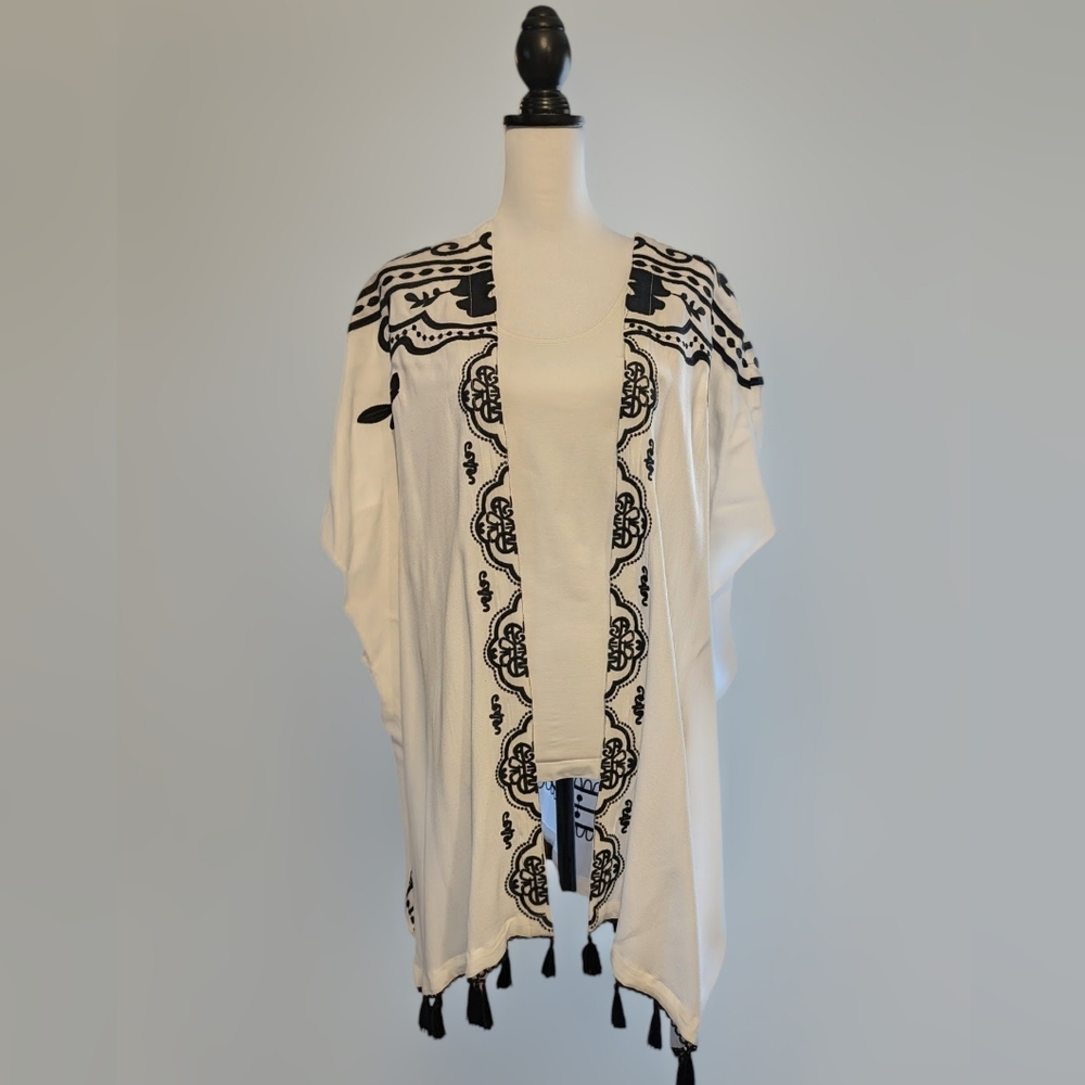 Chico's Embroidered Tassel Kimono Cardigan in White & Black Size Large/XL